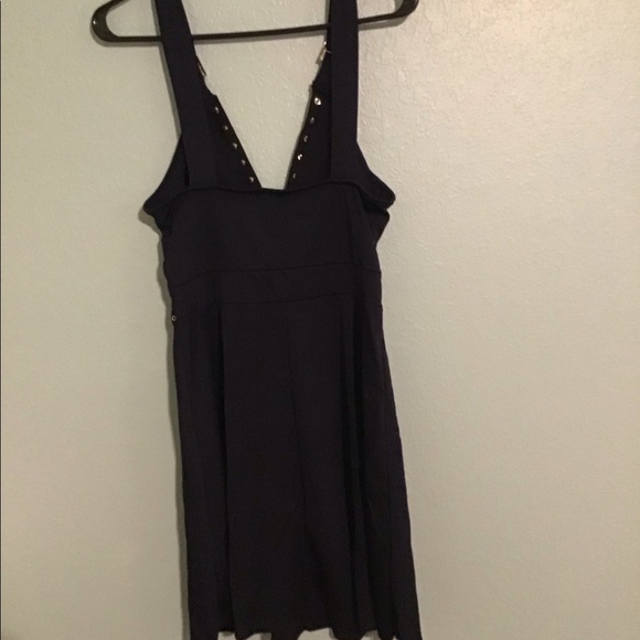 Casual dress - Picture 4 of 5